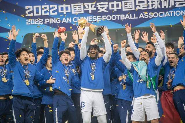 2026-02-22 春节档票房破45亿 《熊猫计划2》成龙献上合家欢2026-02-22 热门新闻 食物和爱都不可辜负！
